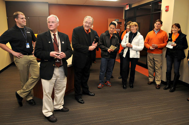 112414-cgt-nws-sports-center-02-ac